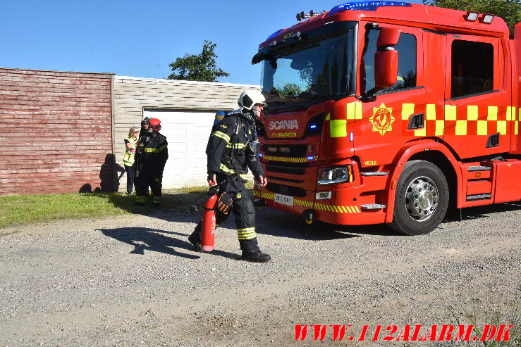 Ild i el-skab. Chr. Jensens Vej i vejle. 26/06-2024. Kl. 17:40.