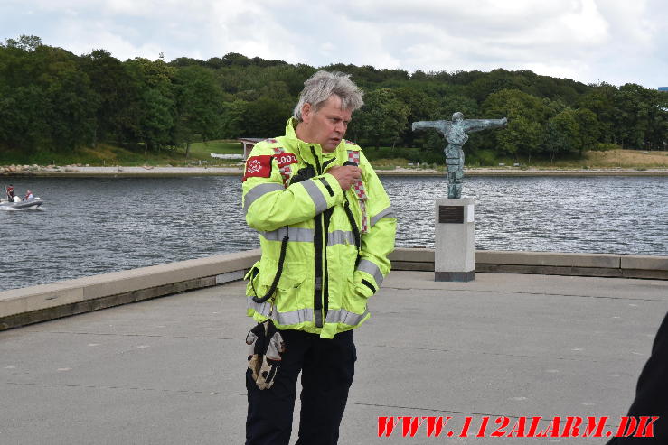 Vejle Brandvæsens dykker var på havnen. Lystbådehavnen i Vejle. 01/07-2024. Kl. 14:55.