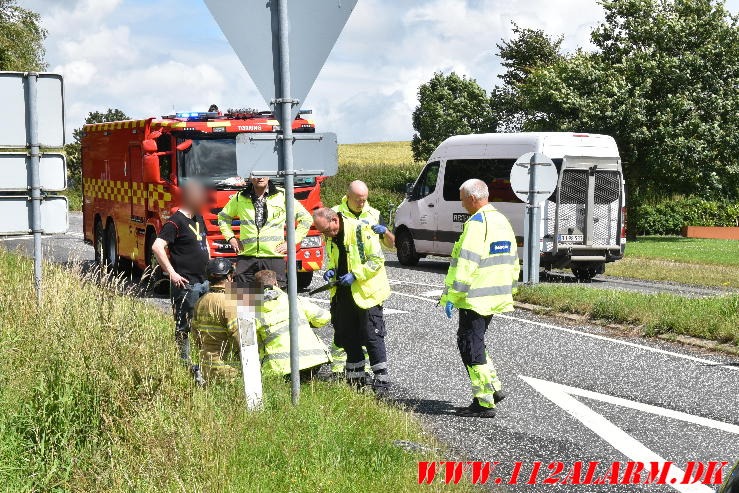 Overså sin ubetinget vigepligt. Vongevej-Tørringvej i Sandvad.15/07-2024. Kl. 14:01.