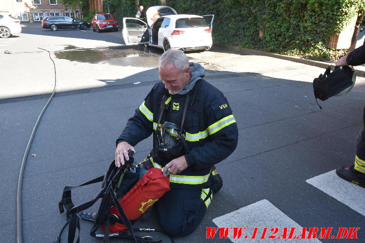 Der gik ild i en Golf Gti. Vendersgade i Vejle. 19/07-2024. Kl. 17:53.