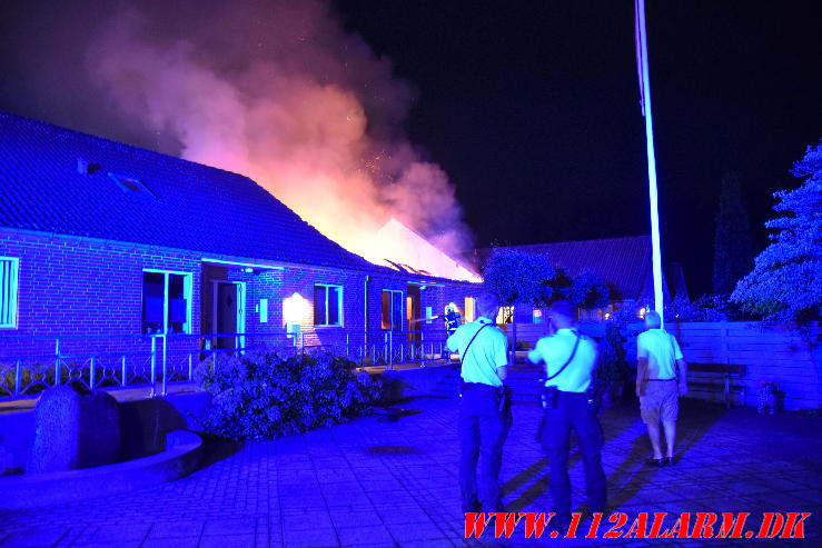 Voldsom brand i rækkehus. Primulavej i Vejle. 22/07-2024. KL. 02:34.