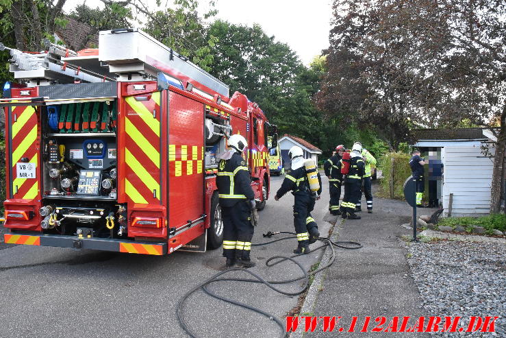 Brand i Villa / Skur. Grønholt i Vejle. 28/07-2024. Kl. 19:11.