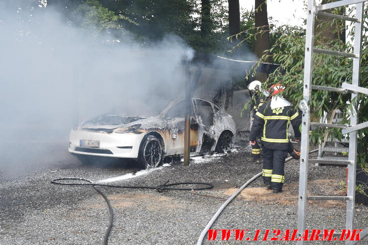 Ladeboksen startet branden. Bøgeparken i Vejle. 13/08-2024. KL. 19:44.