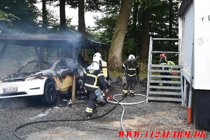 Ladeboksen startet branden. Bøgeparken i Vejle. 13/08-2024. KL. 19:44.