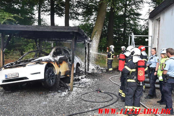 Ladeboksen startet branden. Bøgeparken i Vejle. 13/08-2024. KL. 19:44.