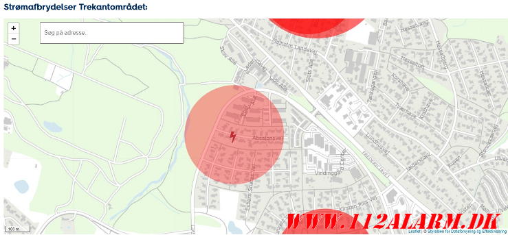 Ild i et El-Skab. Absalonsvej i Vejle. 26/08-2024. Kl. 22:38.