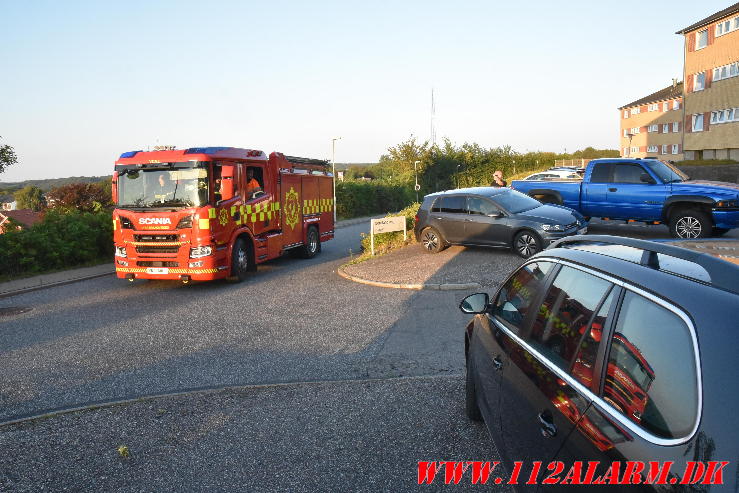 Der løb dieselolie af en parkeret bil. Nordlandsvej 11 i Vejle. 28/08-2024. Kl. 19:22.