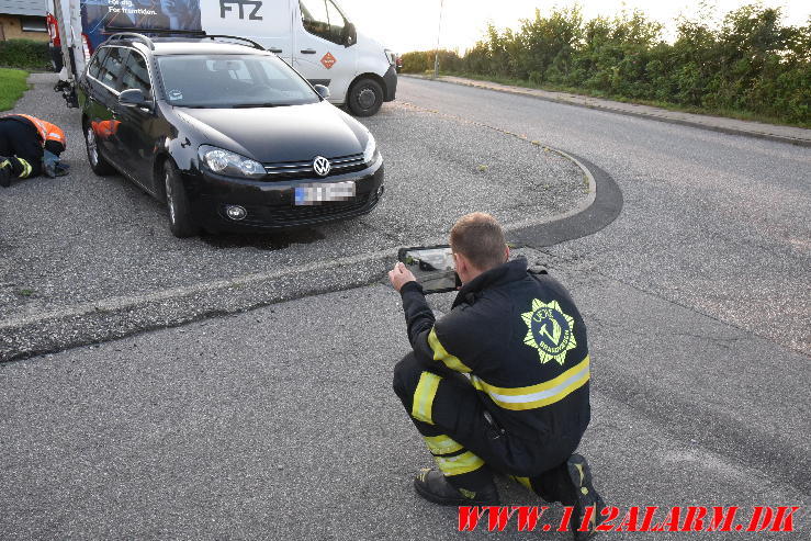 Der løb dieselolie af en parkeret bil. Nordlandsvej 11 i Vejle. 28/08-2024. Kl. 19:22.