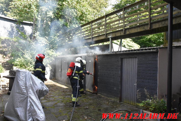 Endnu en gang ukrudtsbrænder. Vesterbrogade i Vejle. 02/09-2024. Kl. 13:25.