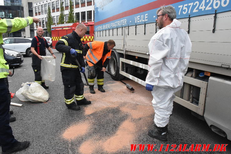 Der løb maling ud af siden. Havnegade i Vejle. 03/09-2024. Kl. 10:41.