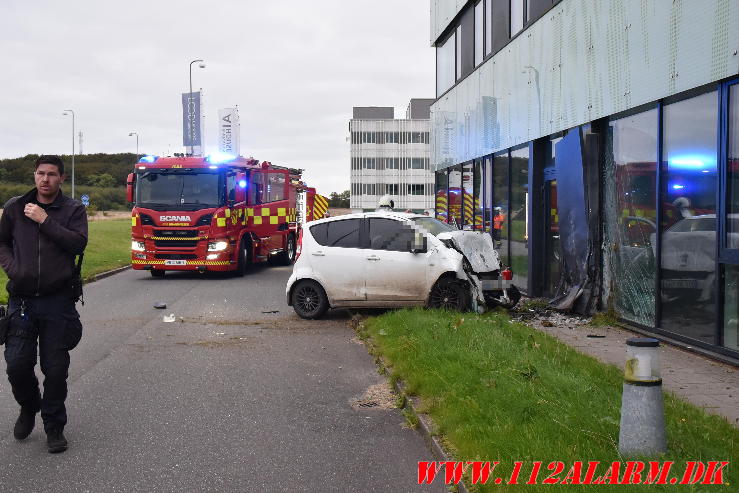 Ramte bygningen med stor kraft. Grundet Ringvej i Vejle. 15/09-2024. Kl. 18:54.