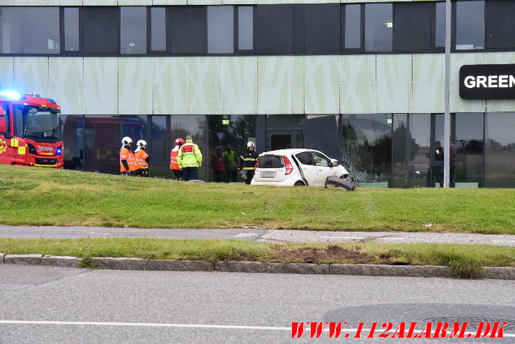 Ramte bygningen med stor kraft. Grundet Ringvej i Vejle. 15/09-2024. Kl. 18:54.