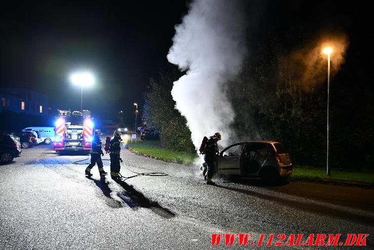 Bilen brød i brand. Skrænten i Bredballe. 05/10-2024. KL. 21:00.