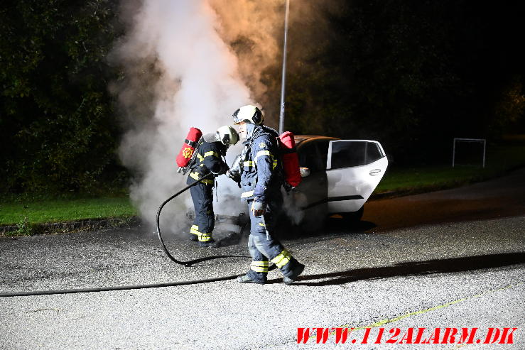 Bilen brød i brand. Skrænten i Bredballe. 05/10-2024. KL. 21:00.