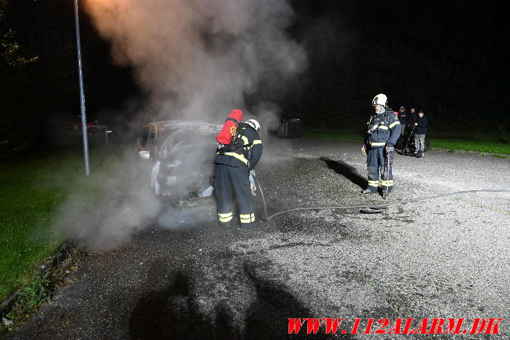 Bilen brød i brand. Skrænten i Bredballe. 05/10-2024. KL. 21:00.