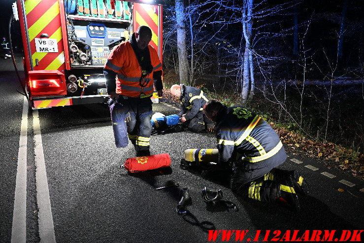 Ild i motorrummet. Grejsdalsvej i Grejsdalen. 28/11-2024. KL. 23:26.