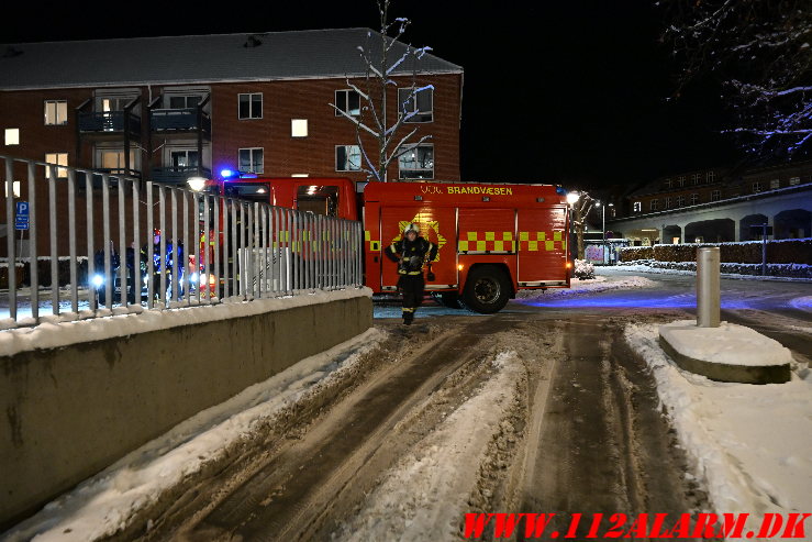 En brændt kobling sendte Vejle Brandvæsen en ned i byen. Volmersgade 9 i Vejle. 22/11-2024. KL. 21:59.