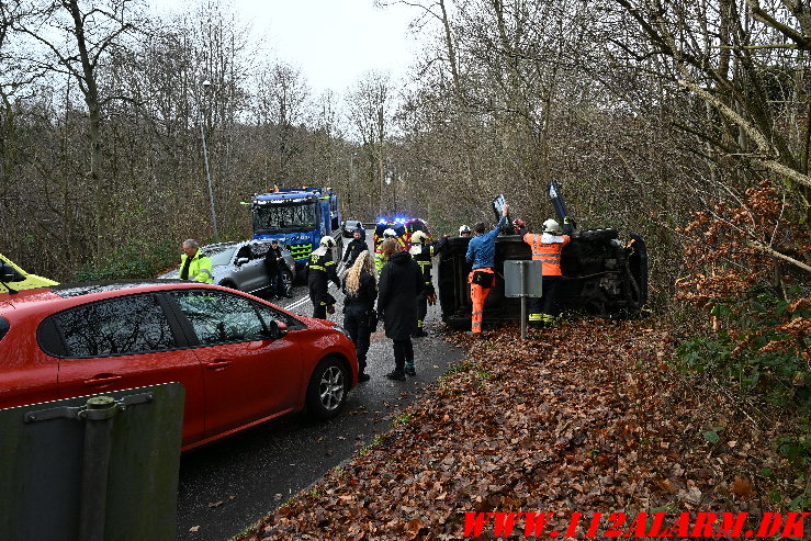 Ældre dame væltede om på siden. Jellingvej i Vejle. 27/11-2024. Kl. 13:27.