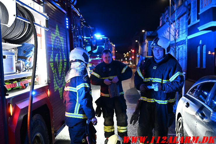 Røg fra en opvaskemaskine. Strandgade i Vejle. 09/01-2025. Kl. 18:20.