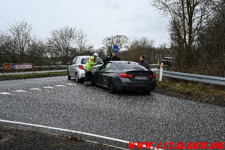 Kørt op bag i en holdende bil. Vardevej i Skibet. 25/01-2025. Kl. 12:11.