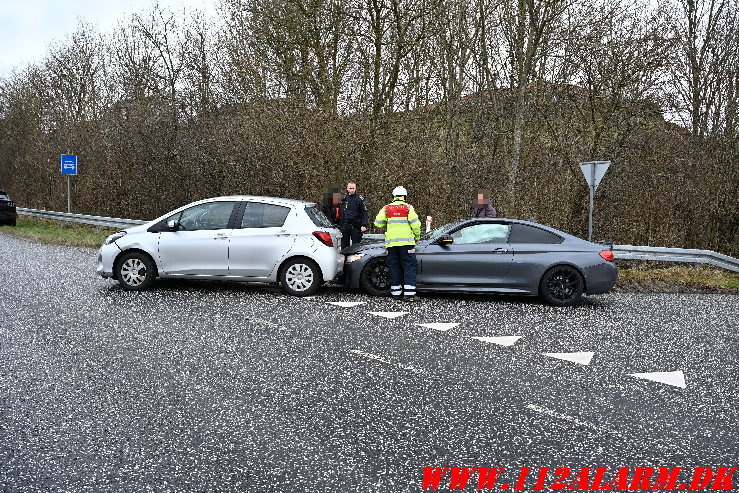 Kørt op bag i en holdende bil. Vardevej i Skibet. 25/01-2025. Kl. 12:11.