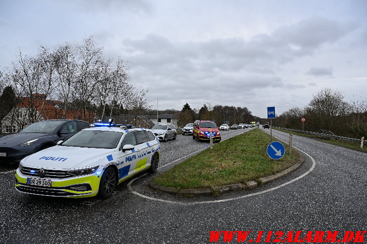 Kørt op bag i en holdende bil. Vardevej i Skibet. 25/01-2025. Kl. 12:11.