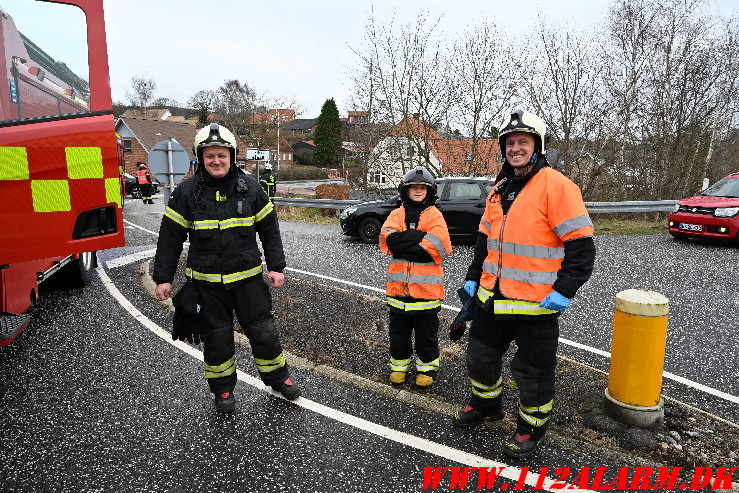 Kørt op bag i en holdende bil. Vardevej i Skibet. 25/01-2025. Kl. 12:11.