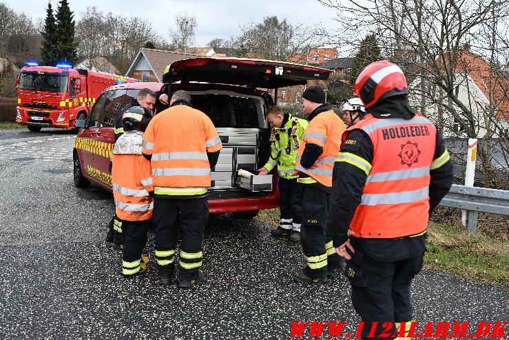 Kørt op bag i en holdende bil. Vardevej i Skibet. 25/01-2025. Kl. 12:11.