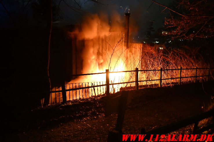 Ild i Kolonihavehus. Lohsevej Vejle. 09/02-2025. Kl. 23:10.