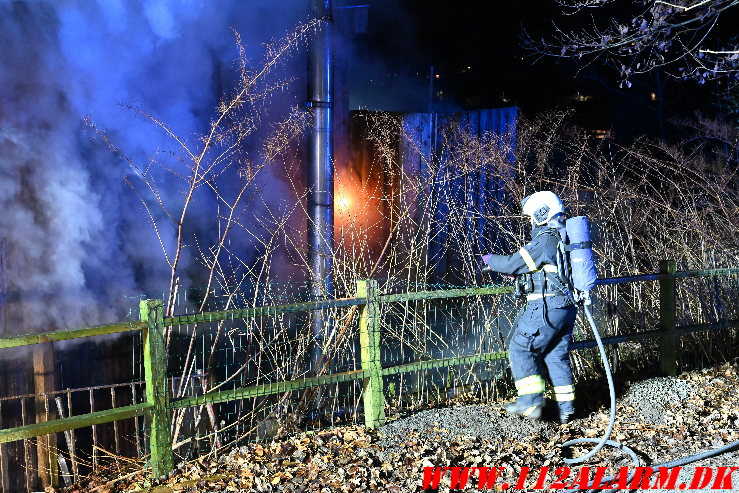 Ild i Kolonihavehus. Lohsevej Vejle. 09/02-2025. Kl. 23:10.