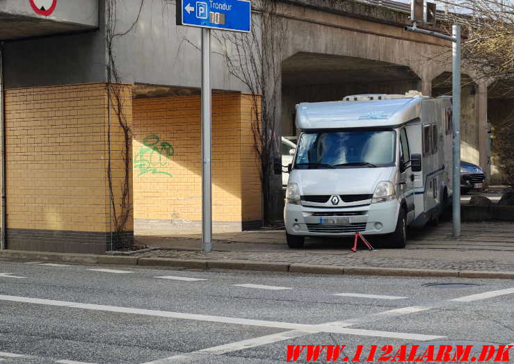 Uheldig autocamper. Nørrebrogade i Vejle. 12/03-2025. Kl. 15:20.